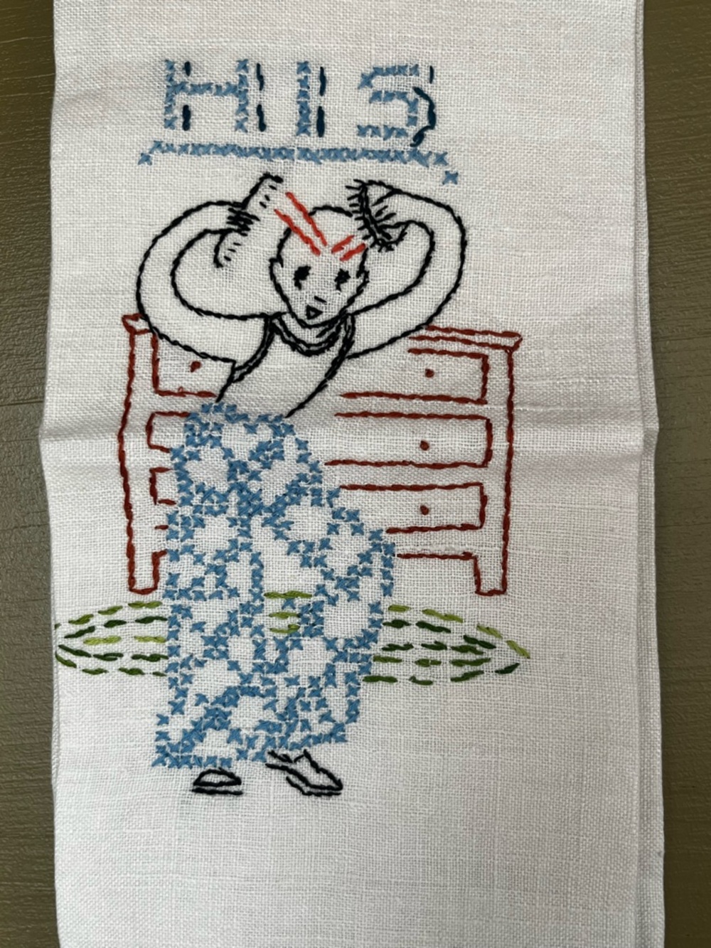 Japanese Vintage His & Hers Embroidered Linen Hand Towels - Picture 2 of 6